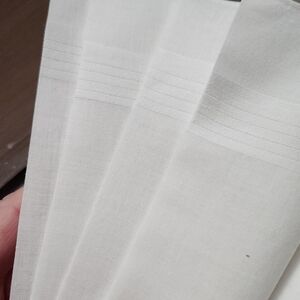 12 LIGHTWEIGHT LINEN NAPKINS 6 ARE MONOGRAMED "F"